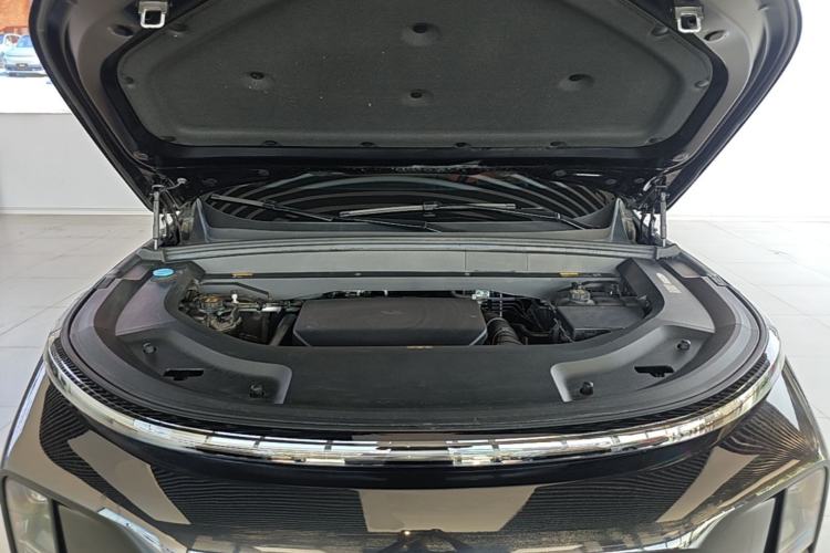 Used Li Auto L8 2024 Pro Model Engine Bay