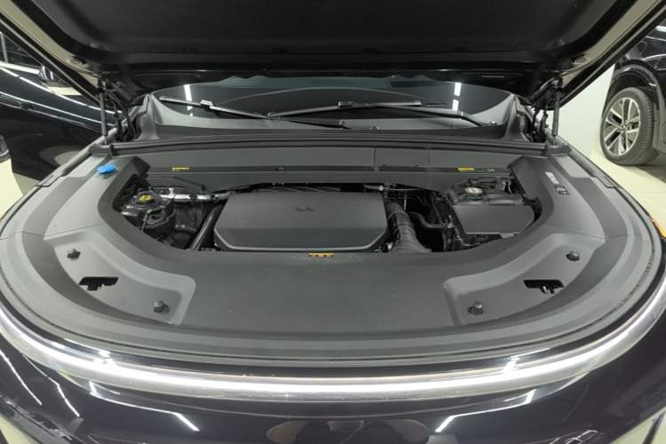 Used Li Auto L8 2024 Pro Model Engine Bay