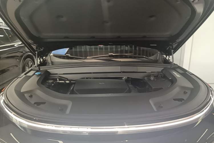 Used Li Auto L8 2024 Pro Model Engine Bay