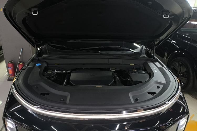Used Li Auto L8 2024 Max Engine Bay
