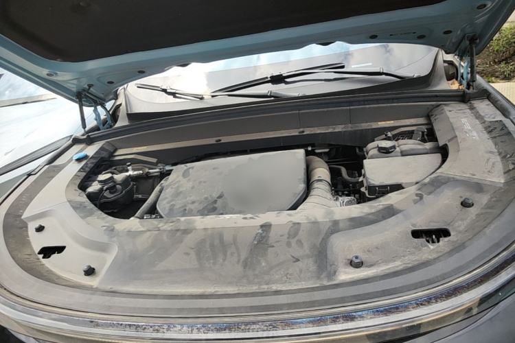 Used Li Auto L8 2024 Ultra Model Engine Bay
