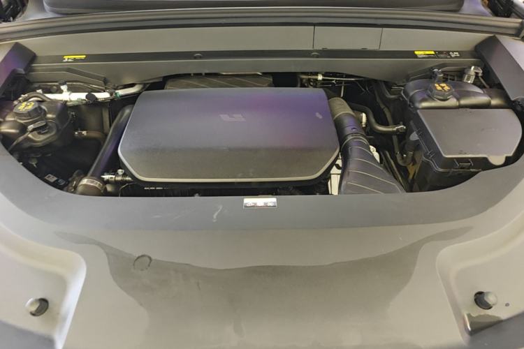 Used Li Auto L8 2024 Pro Model Engine Bay