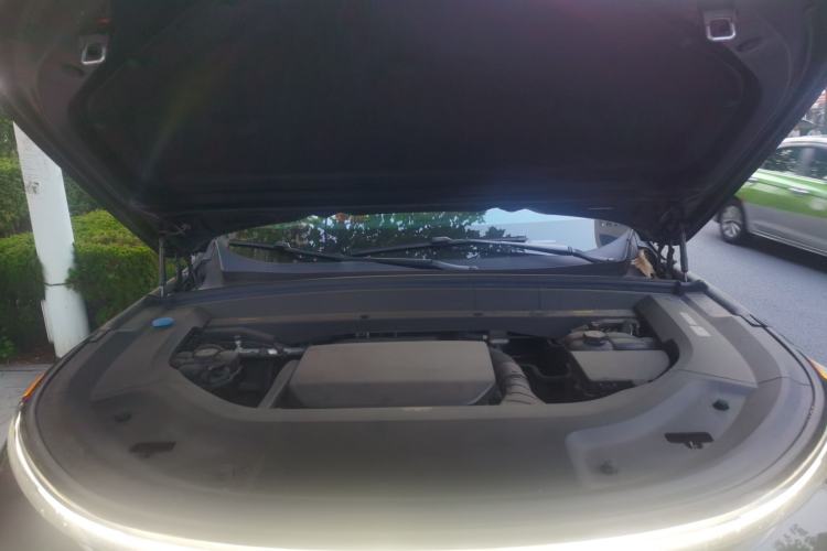 Used Li Auto L8 2024 Pro Model Engine Bay