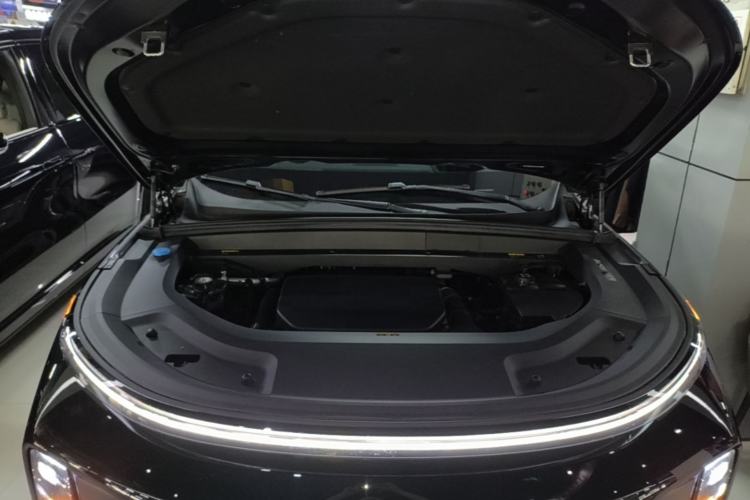 Used Li Auto L8 2024 Max Engine Bay