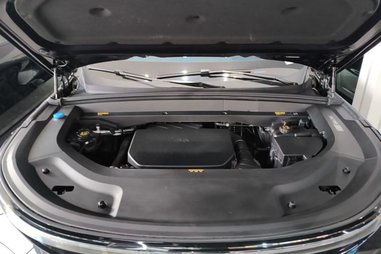 Used Li Auto L8 2024 Pro Model Engine Bay