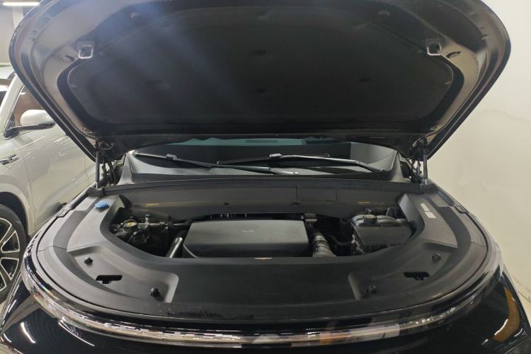 Used Li Auto L8 2024 Max Engine Bay