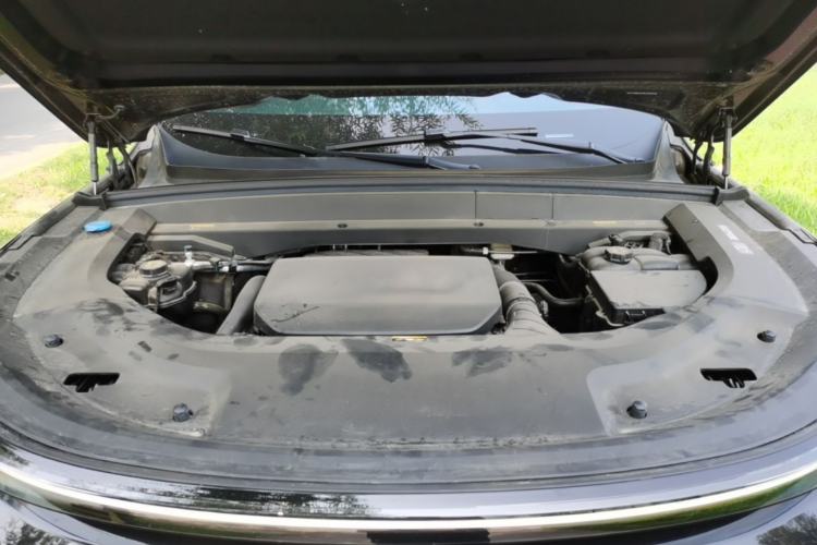 Used Li Auto L8 2024 Ultra Model Engine Bay