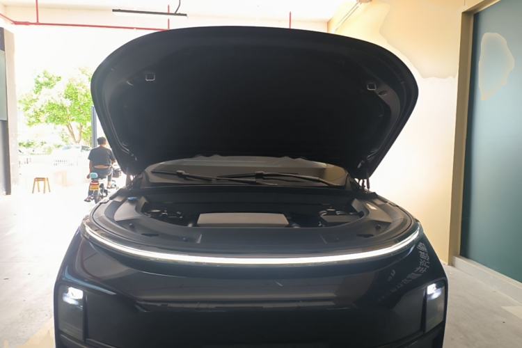 Used Li Auto L8 2024 Max Engine Bay