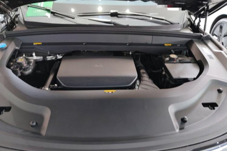 Used Li Auto L8 2024 Pro Model Engine Bay