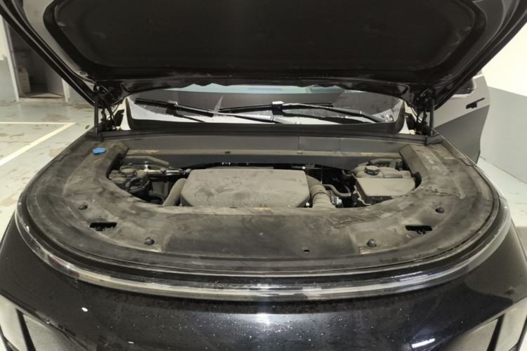 Used Li Auto L8 2024 Pro Model Engine Bay