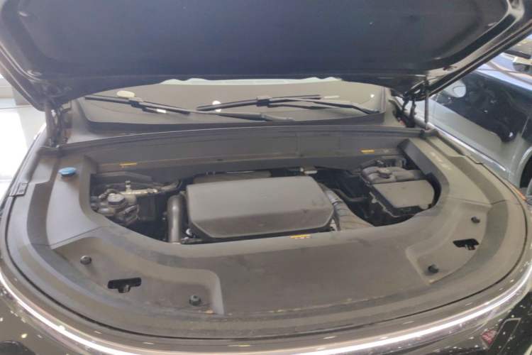 Used Li Auto L8 2024 Max Engine Bay