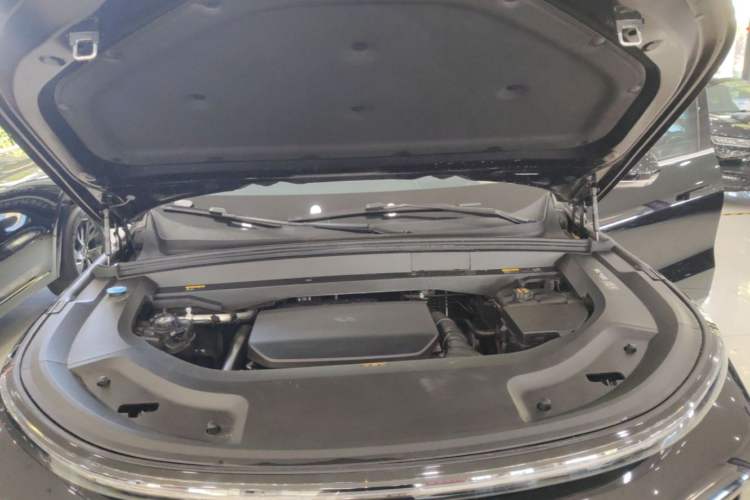 Used Li Auto L8 2024 Pro Model Engine Bay