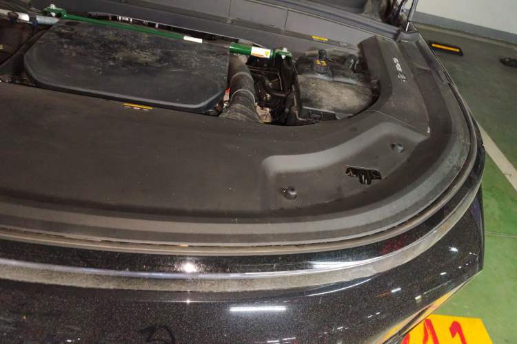 Used Li Auto L8 2024 Max Engine Bay Left