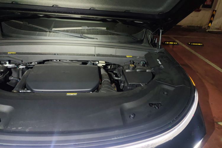 Used Li Auto L8 2024 Max Engine Bay Left