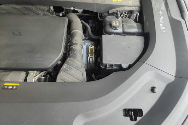 Used Li Auto L8 2024 Ultra Model Engine Bay Left