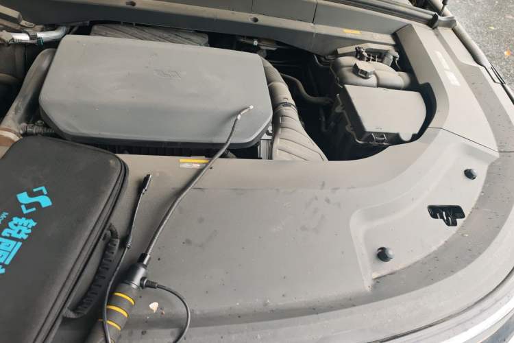 Used Li Auto L8 2024 Max Engine Bay Left