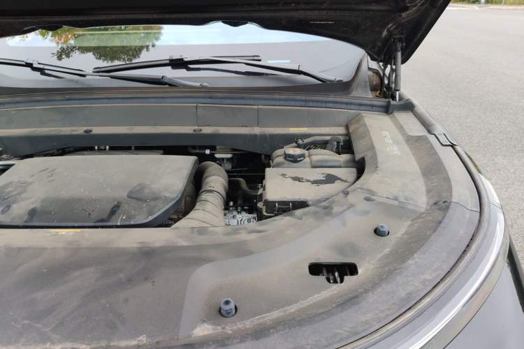 Used Li Auto L8 2024 Max Engine Bay Left