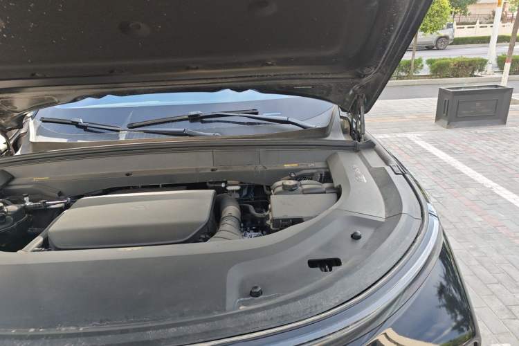 Used Li Auto L8 2024 Max Engine Bay Left