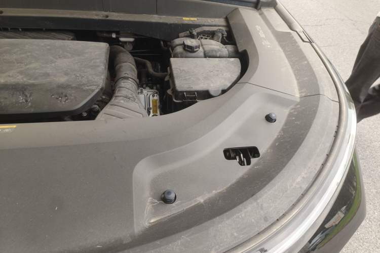 Used Li Auto L8 2024 Max Engine Bay Left