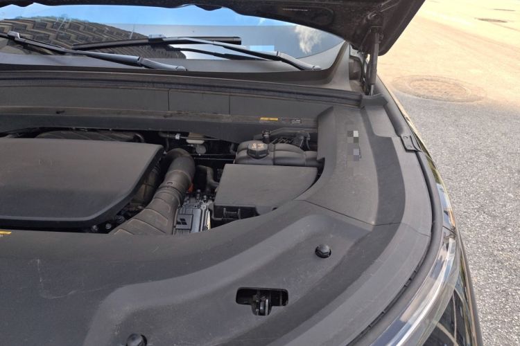 Used Li Auto L8 2024 Max Engine Bay Left