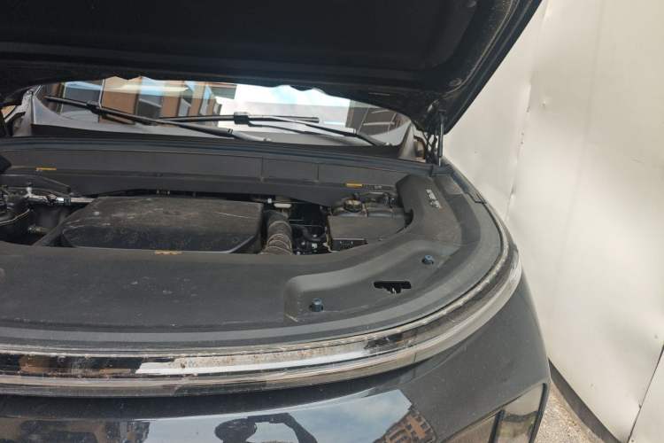 Used Li Auto L8 2024 Max Engine Bay Left