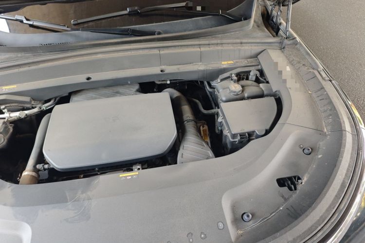 Used Li Auto L8 2024 Pro Model Engine Bay Left