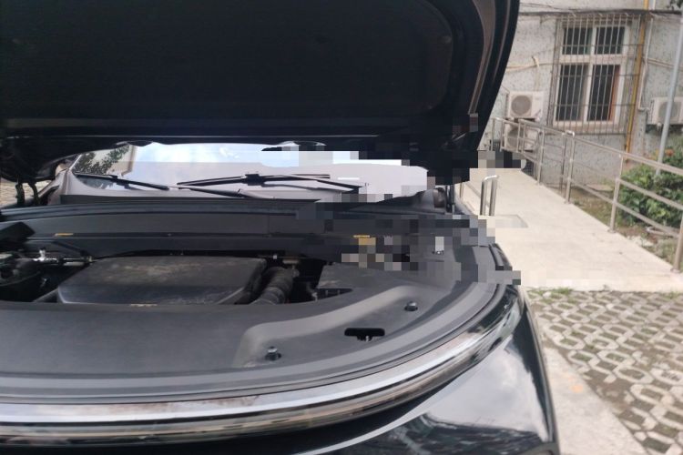 Used Li Auto L8 2024 Ultra Model Engine Bay Left