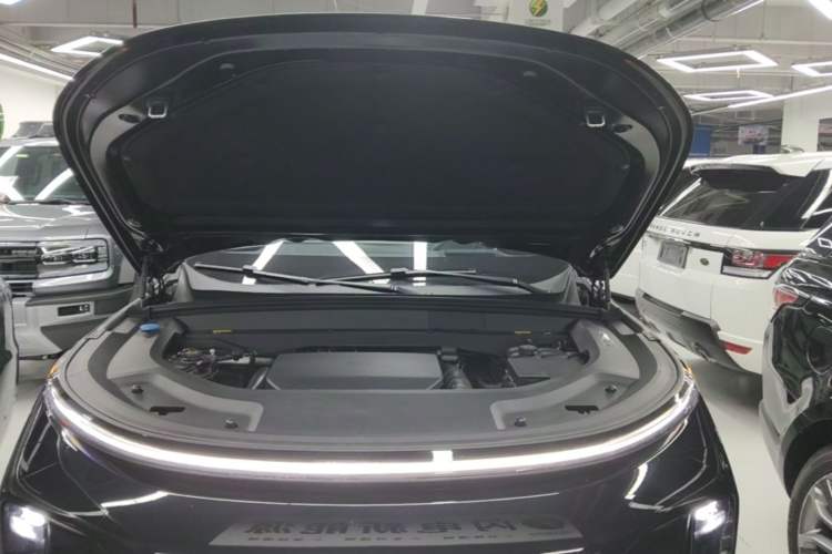 Used Li Auto L8 2024 Max Engine Bay