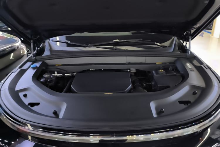 Used Li Auto L8 2024 Max Engine Bay