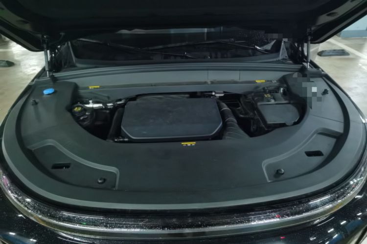 Used Li Auto L8  Engine Bay