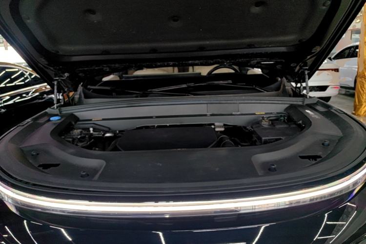 Used Li Auto L8 2024 Max Engine Bay