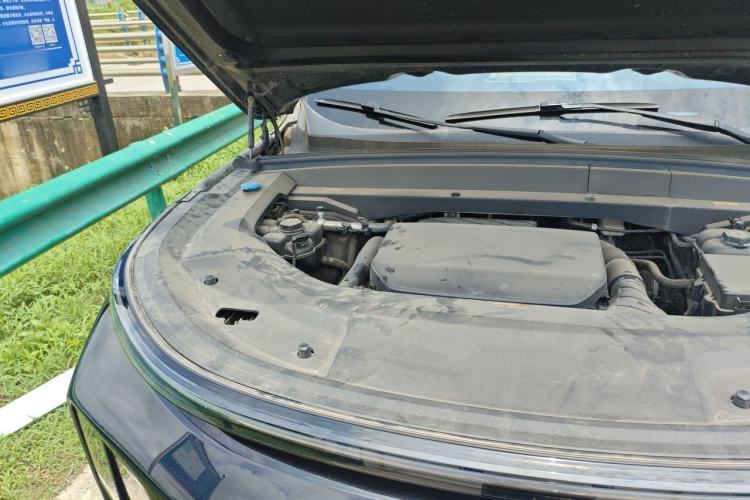 Used Li Auto L8 2024 Max Engine Bay Right