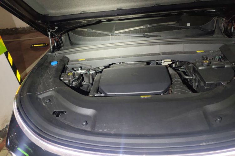 Used Li Auto L8 2024 Max Engine Bay Right