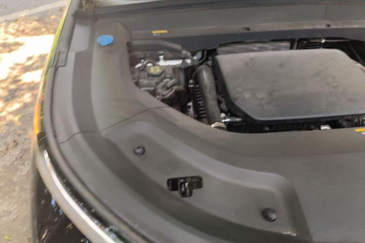 Used Li Auto L8 2024 Pro Model Engine Bay Right