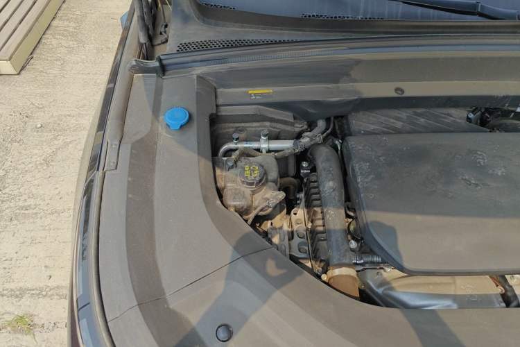 Used Li Auto L8 2024 Pro Model Engine Bay Right