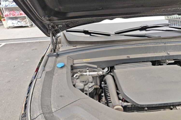 Used Li Auto L8 2024 Max Engine Bay Right