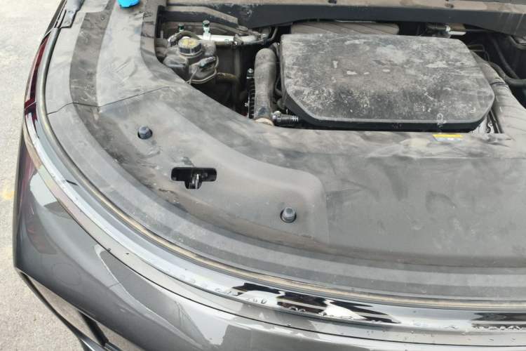 Used Li Auto L8 2024 Ultra Model Engine Bay Right