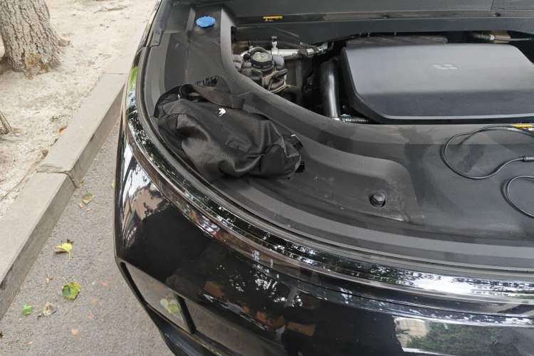 Used Li Auto L8 2024 Max Engine Bay Right