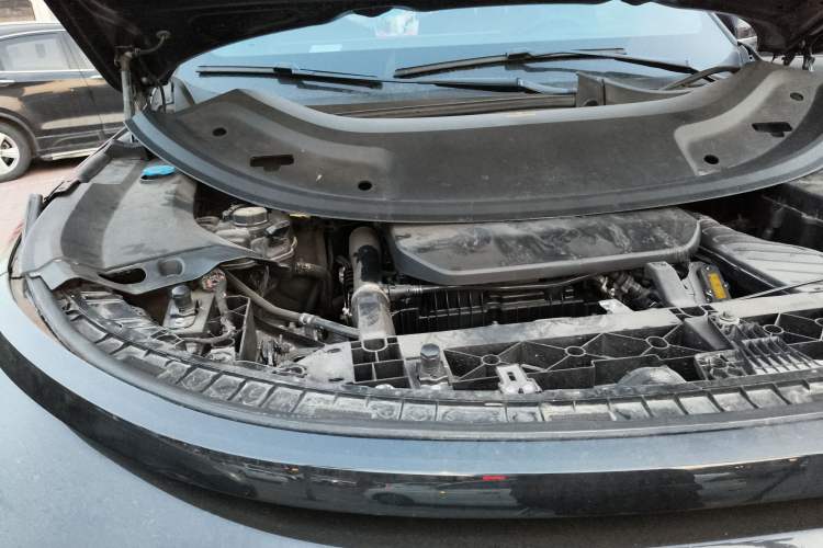 Used Li Auto L8 2024 Max Engine Bay Right