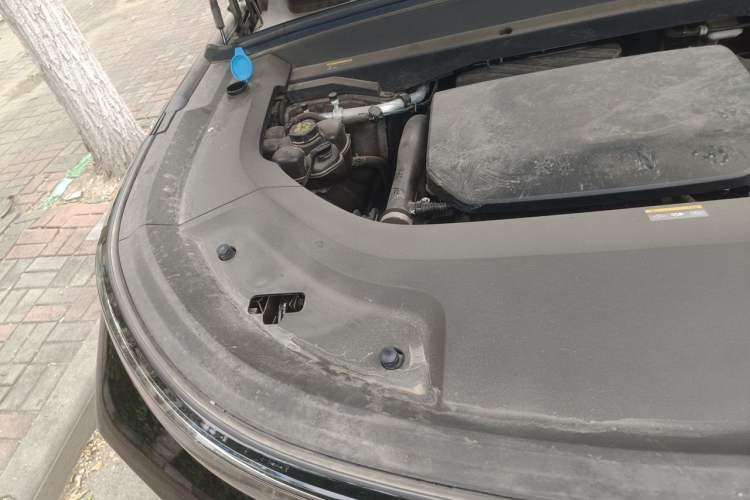 Used Li Auto L8 2024 Max Engine Bay Right