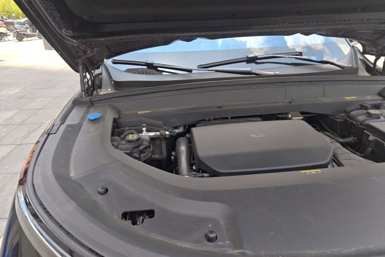 Used Li Auto L8 2024 Max Engine Bay Right