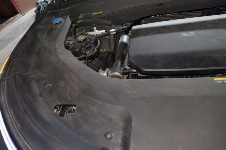 Used Li Auto L8  Engine Bay Right