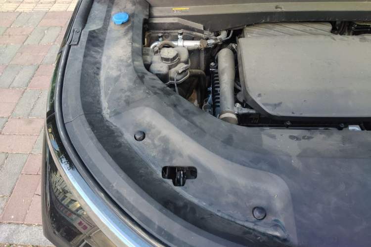 Used Li Auto L8 2024 Pro Model Engine Bay Right