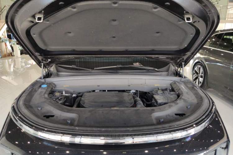 Used Li Auto L8 2024 Pro Model Engine Bay