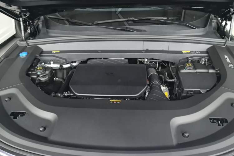 Used Li Auto L8 2024 Pro Model Engine Bay