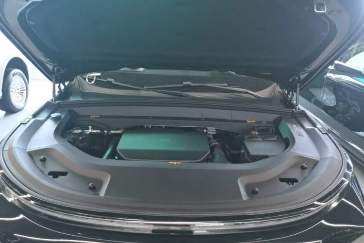 Used Li Auto L8 2024 Max Engine Bay