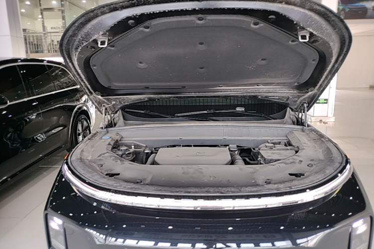 Used Li Auto L8 2024 Ultra Model Engine Bay