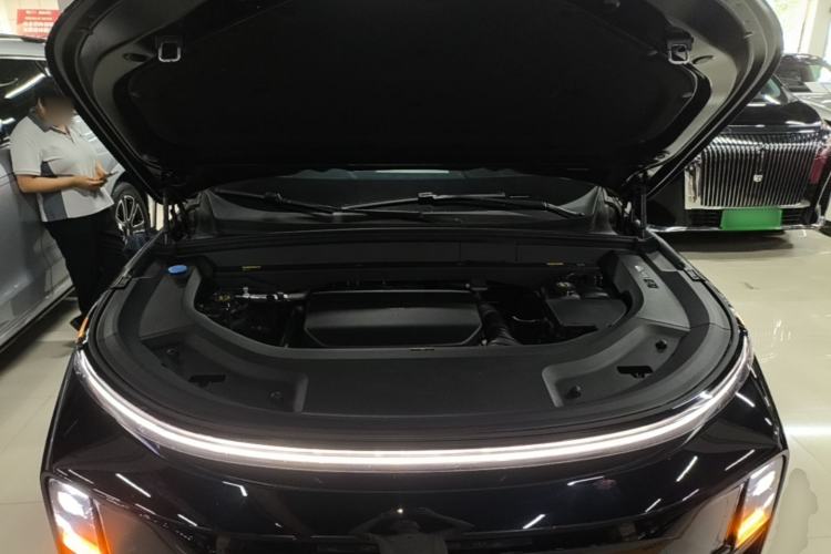 Used Li Auto L8 2024 Max Engine Bay