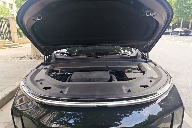 Used Li Auto L8 2024 Pro Model Engine Bay