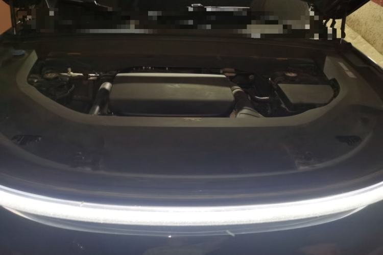 Used Li Auto L8  Engine Bay